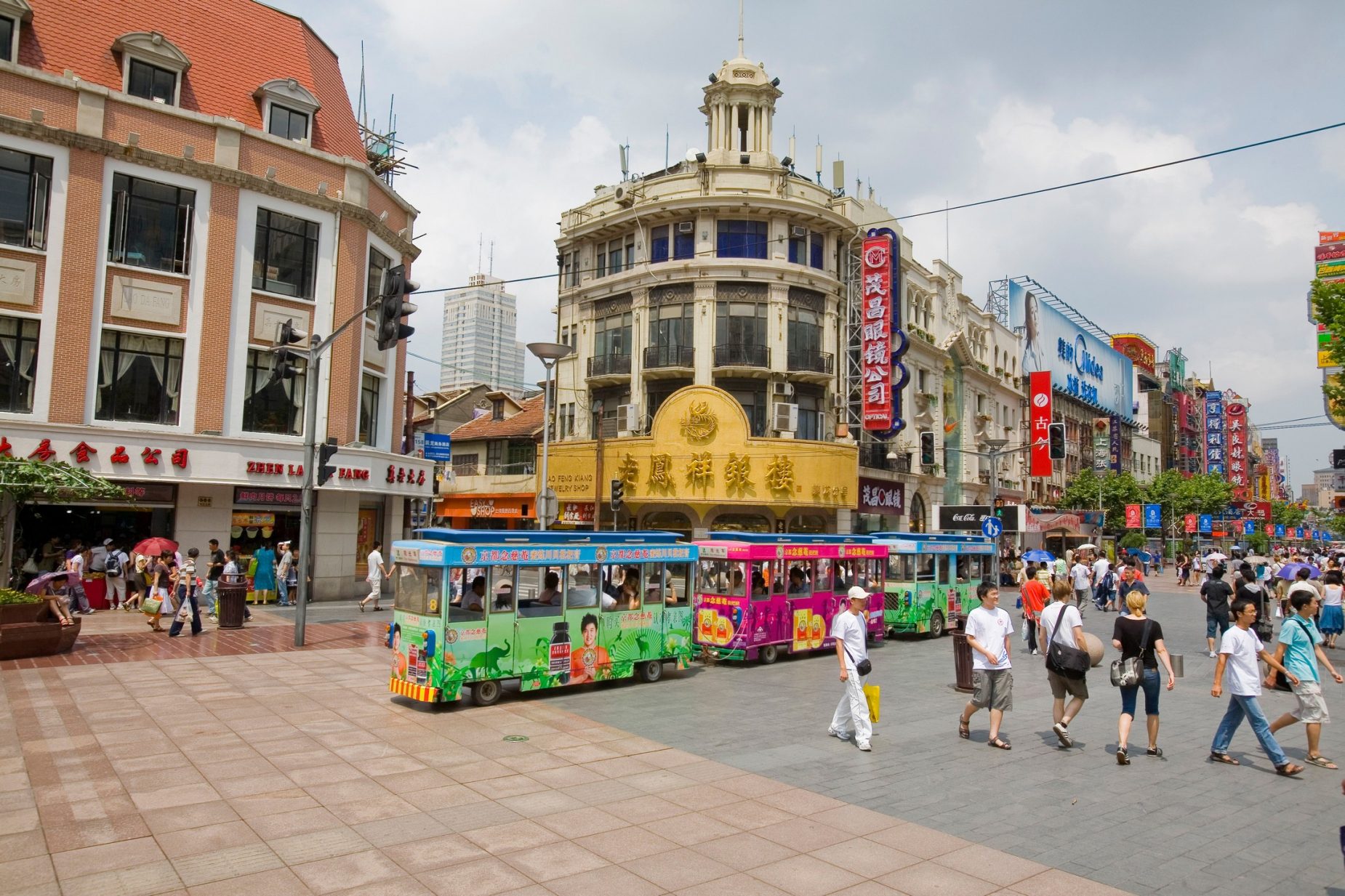 Nanjing-road-day